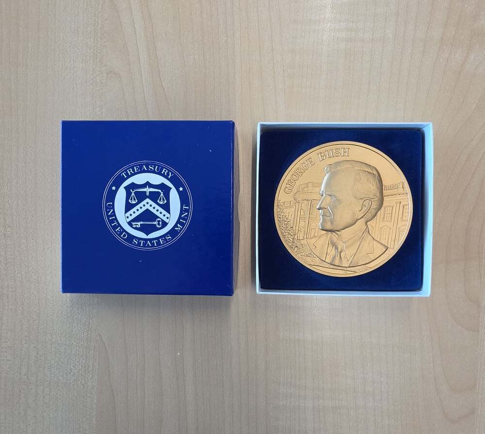 United States Mint George Bush Presidential Bronze Medal with Box